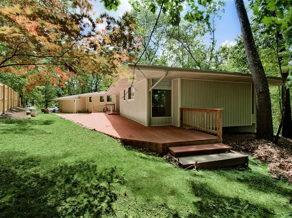 112 N Pleasant Ridge Dr, Rogers, AR 72756