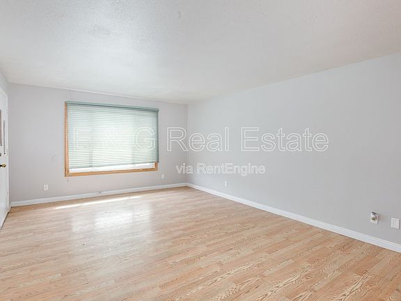 3rd image of 1722 E Broadmor Dr