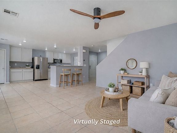4th image of 204 Snow Dome Ave