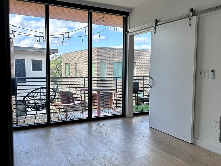 900 S 1st St #317 — Photo 4