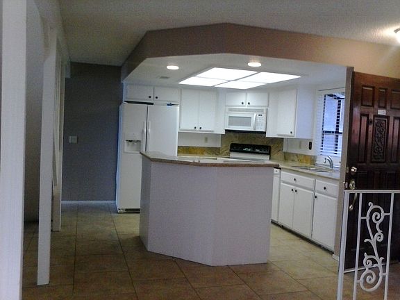 3rd image of 16750 Greentree Blvd #24