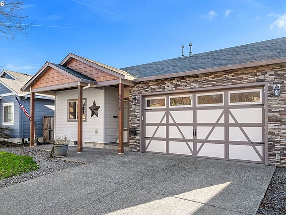 3rd image of 2216 E Kennedy Dr
