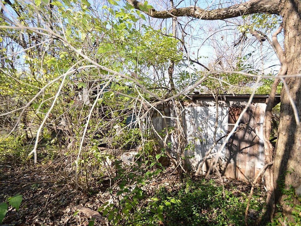 2nd image of 113 Dogwood Dr