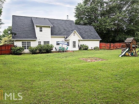2nd image of 302 Lyman Ct