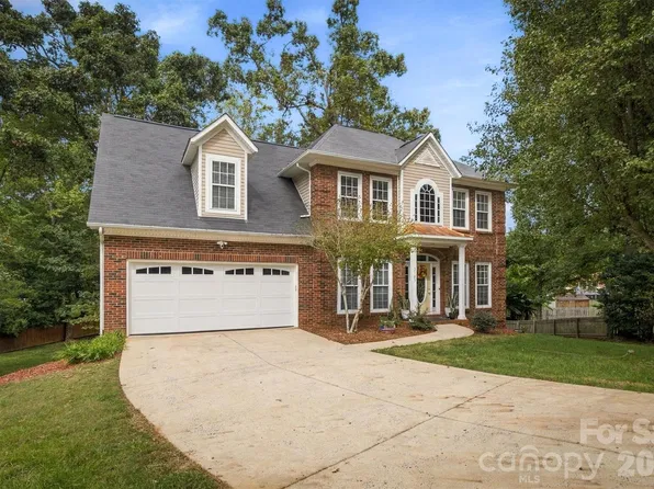 2183 13th Street Ct NE, Hickory, NC 28601
