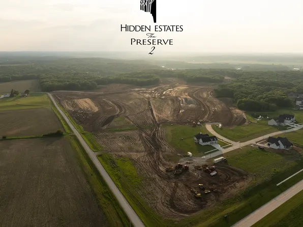 18 SW Wild Bergamot Dr, West Des Moines, IA 50266