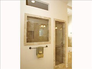 5th image of 606 Golf Crest Ln