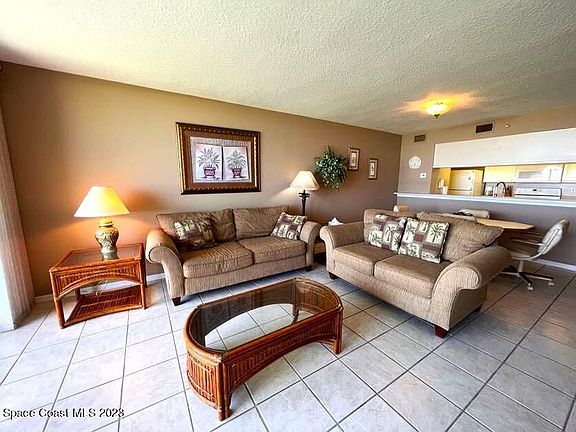 4th image of 425 Buchanan Ave Unit 205