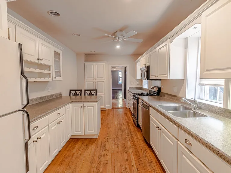 833 S Bond St — Photo 12