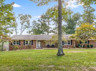 1 Glen Cove Rd, Arden, NC 28704