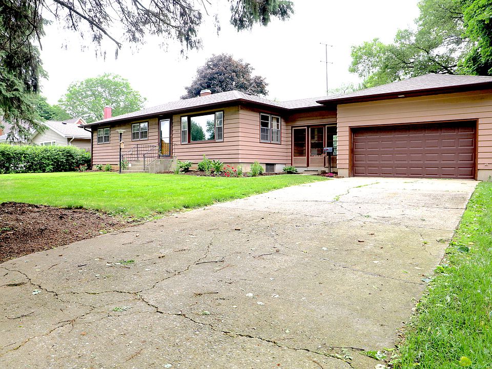 1st image of 215 E Blair St