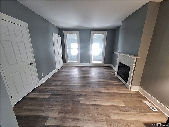 5th image of 200 W Tupper St