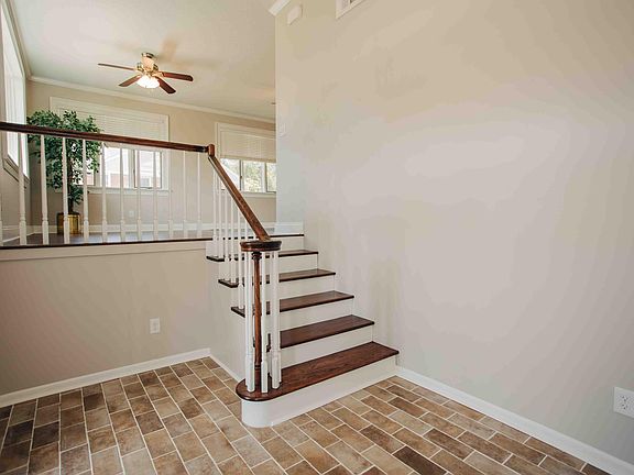 5th image of 2327 Woodbine Road