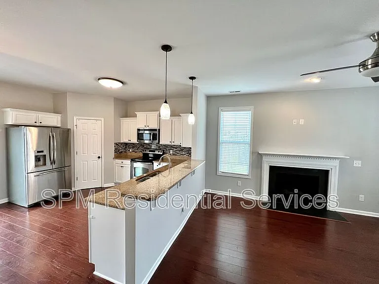 438 Riviera Dr — Photo 20