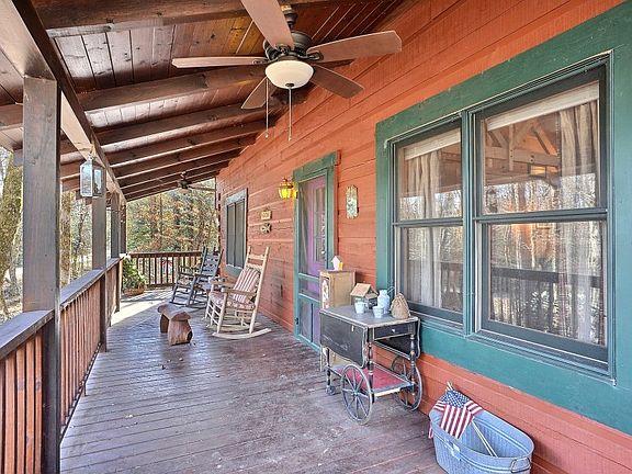 3rd image of 41 River Hollow Dr