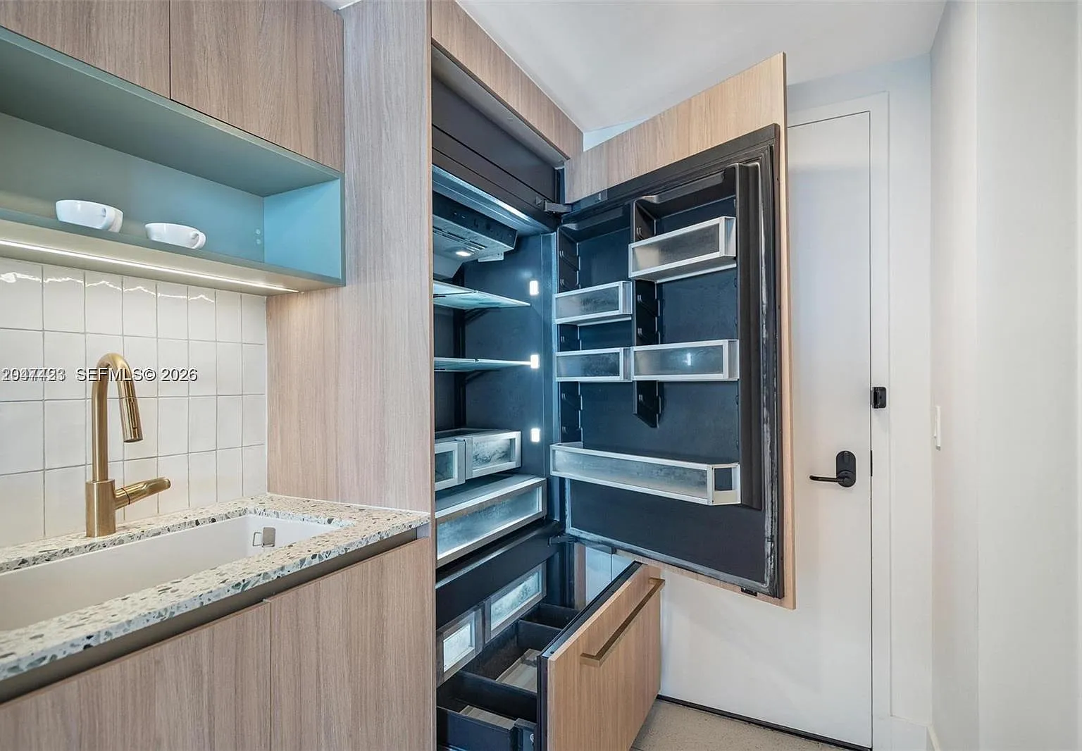 Studio, 1.0 bath, 367 sqft, $3,500 — Photo 4
