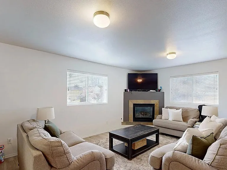 621 Britton Ln #1 — Photo 8