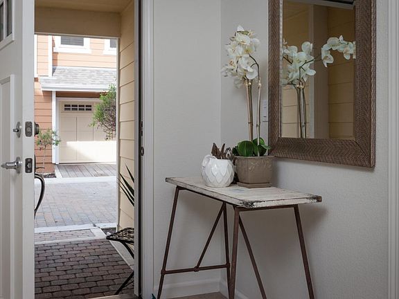 5th image of 201 N Hummingbird Ln