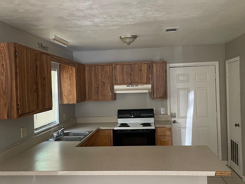 1st image of 3123 SW 26th Dr #A