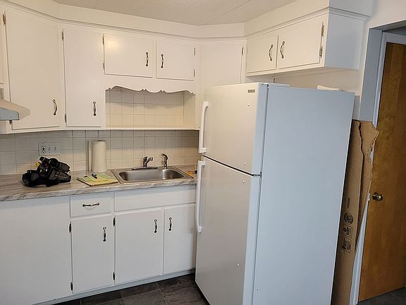 5th image of 731 Englewood Ave APT 4