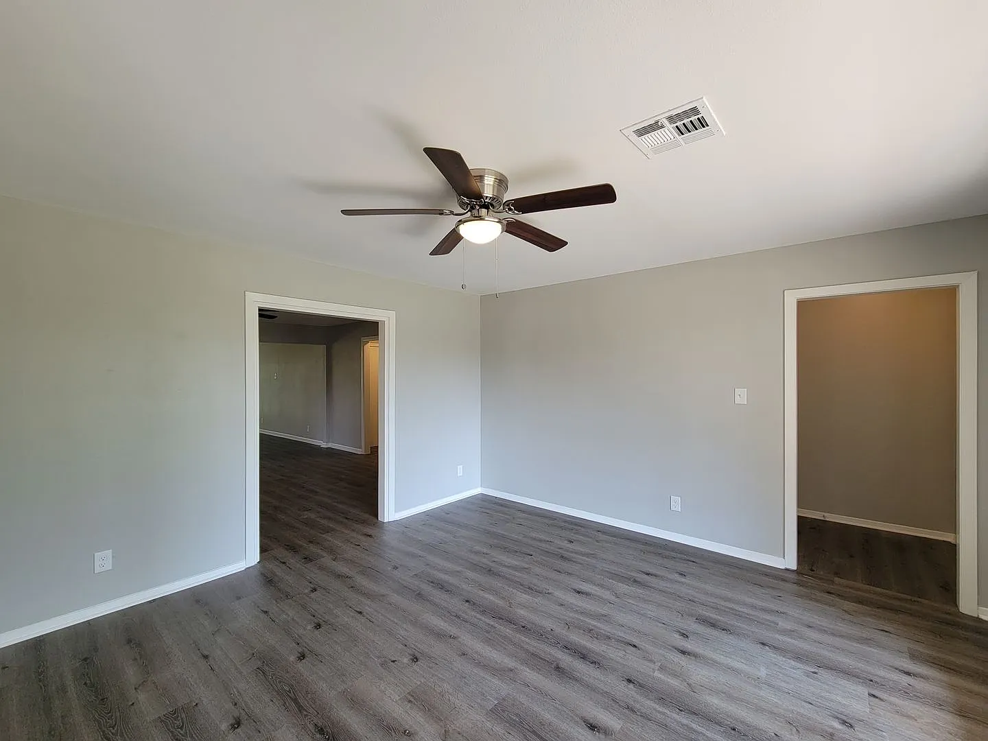 Recently Remodeled 3 Bedroom 2.5 Bath Lease Home — Photo 4