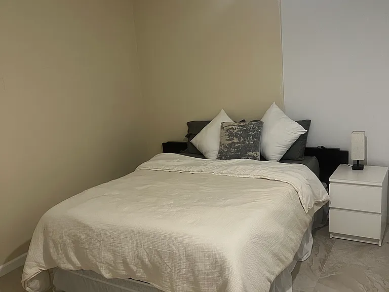 4460 NW 18th Ave — Photo 3