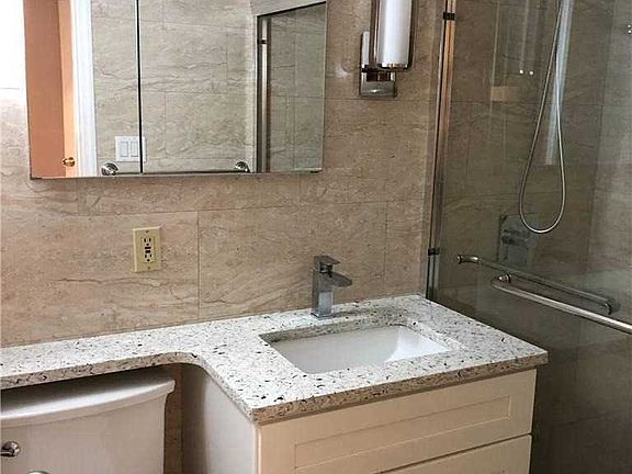 5th image of 41-33 Parsons Blvd #2A