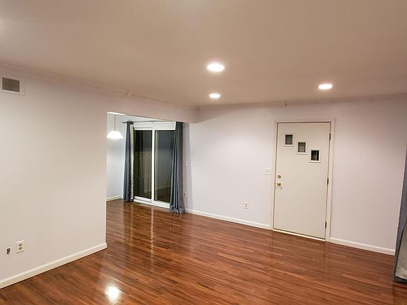4th image of 44293 Providence Dr