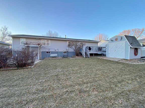 3rd image of 15 Edward Dr