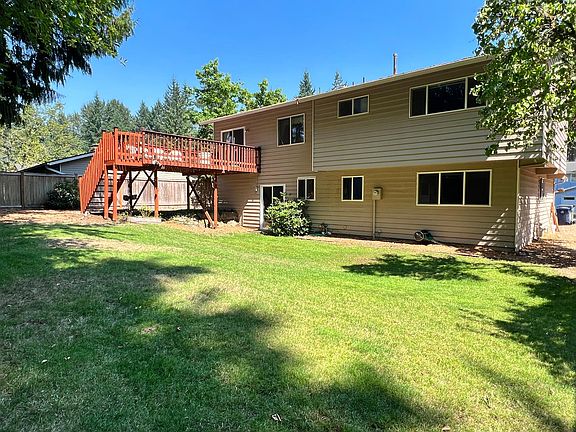 Back Yard (fully fenced)