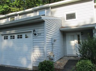 215 Tallow Wood Dr, Clifton Park, NY 12065