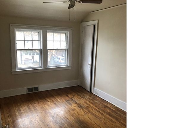 2nd image of 18434 Wexford St
