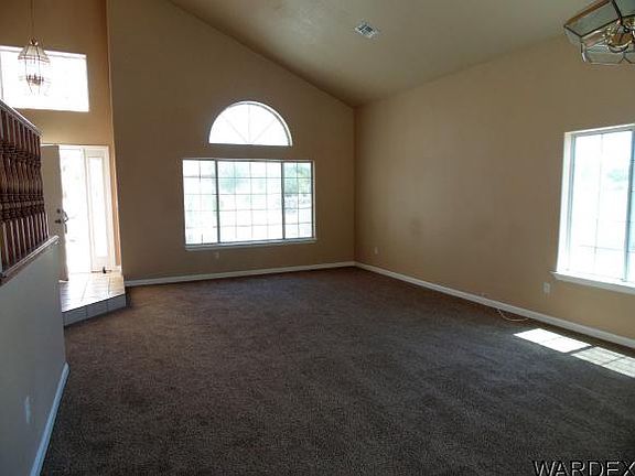 3rd image of 2110 Lariat Dr