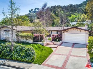 8618 Allenwood Rd, Los Angeles, CA 90046