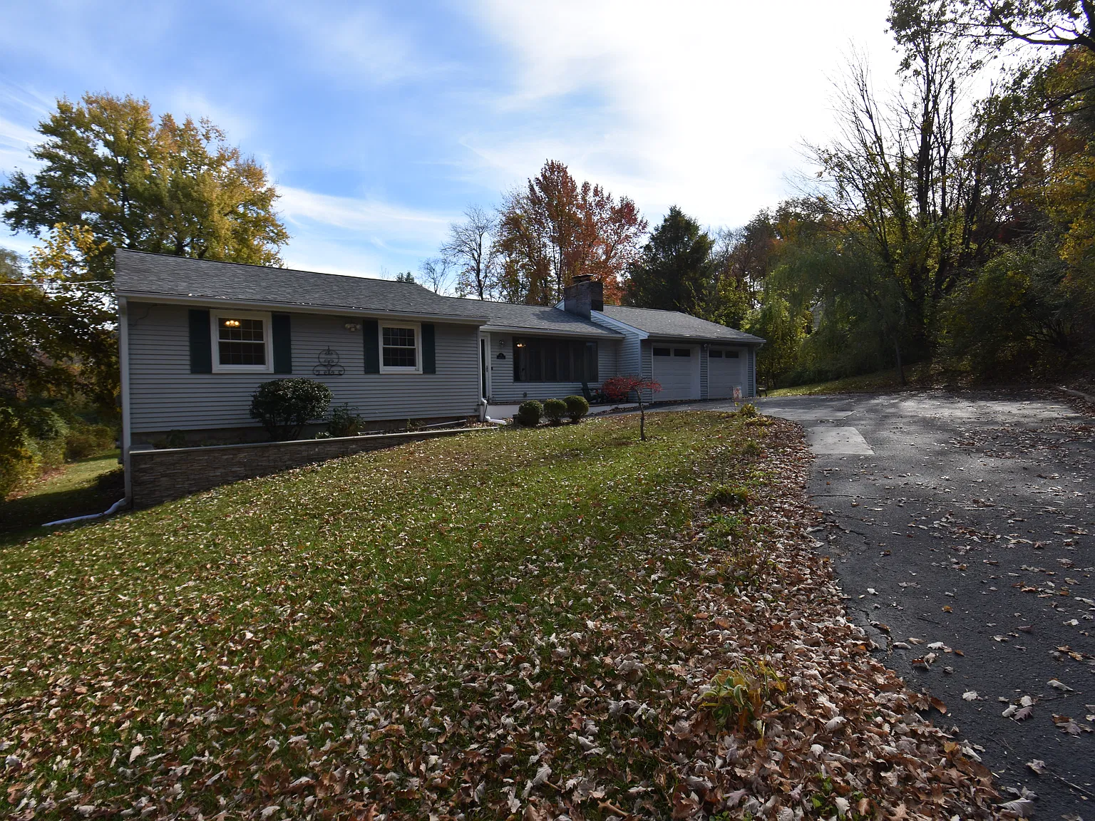 3 bed, 1448 sqft, $3,400 — Photo 2