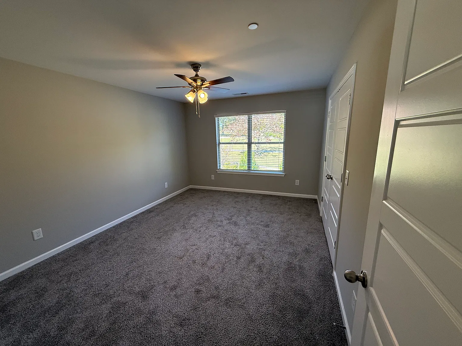 2 bed, 1.5 bath, 1470 sqft, $1,700 — Photo 3
