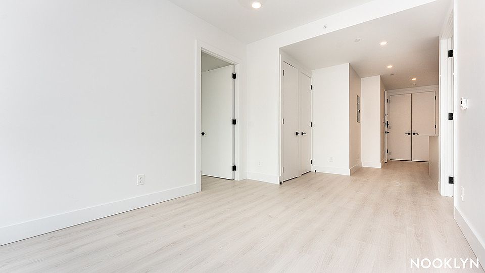 1st image of 344 Lorimer St #4E