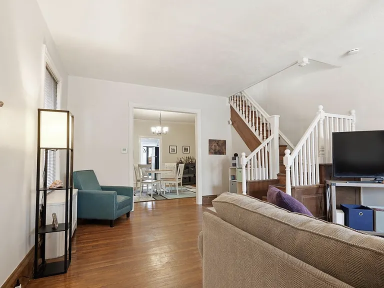1423 Locust St — Photo 7