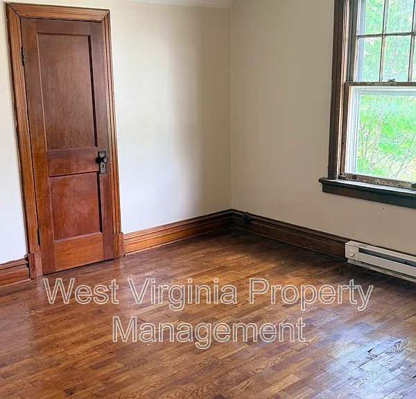 102 Temple St — Photo 20