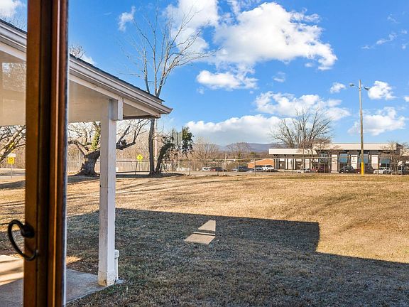 3rd image of 2131 Westerly Dr