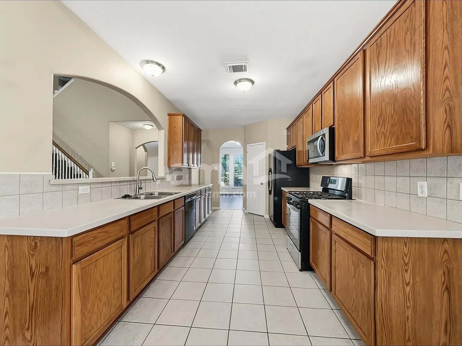 4 bed, 2.5 bath, 2738 sqft, $2,745 — Photo 3