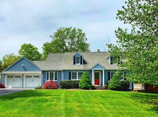35 Bedminster Ter, Bedminster, NJ 07921