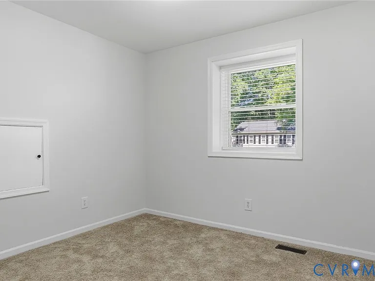 9015 Covewood Rd — Photo 25