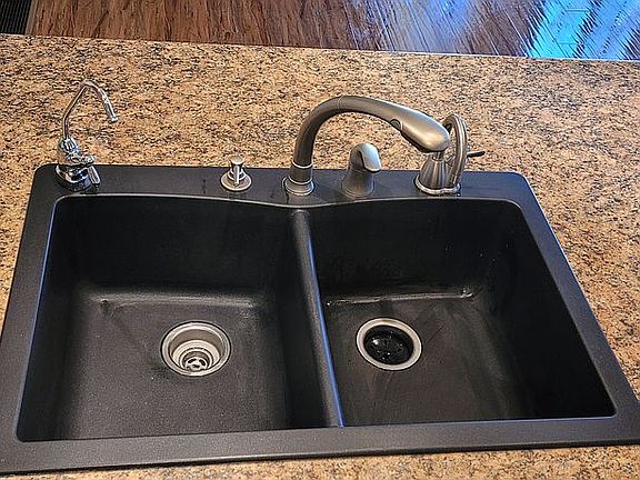 Water filter and hot water facet