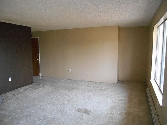 3rd image of 22940 10th Ave S APT 203
