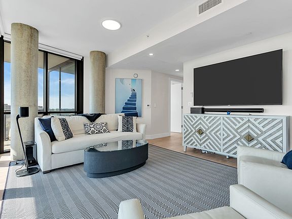 4th image of 350 Ocean Ave