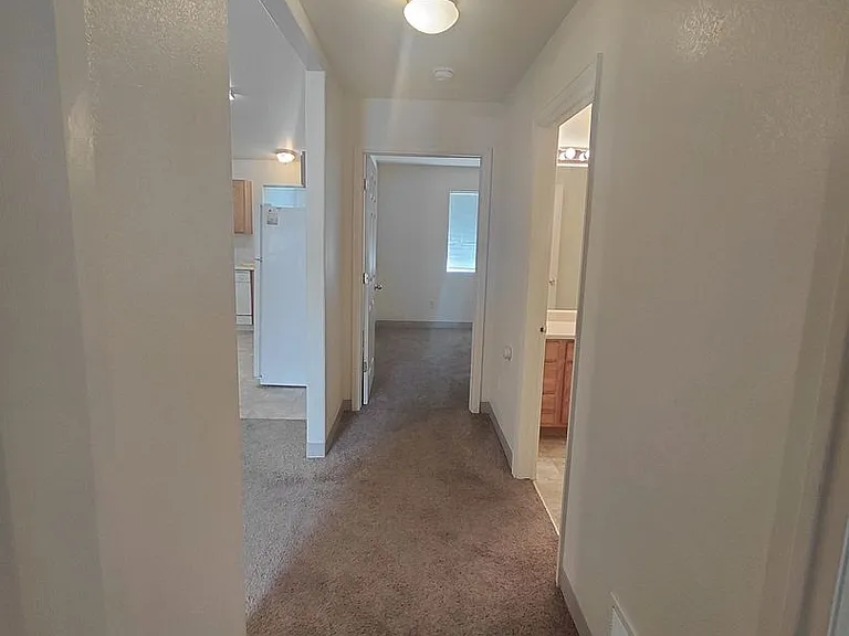 1700 N Reading Ave — Photo 8
