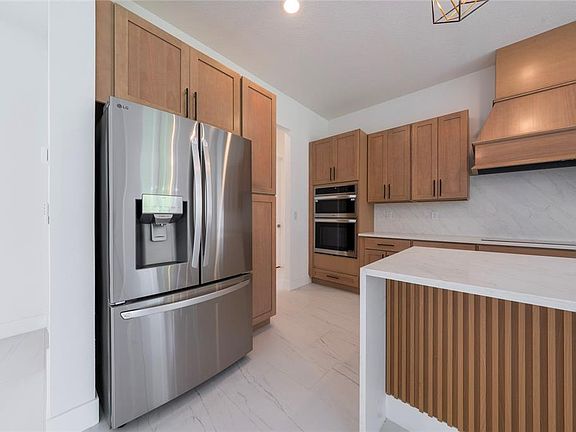 5th image of 18561 Sabal St