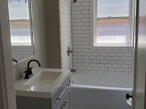 2nd image of 2152-2154 Geyer Ave Floor 2152-2