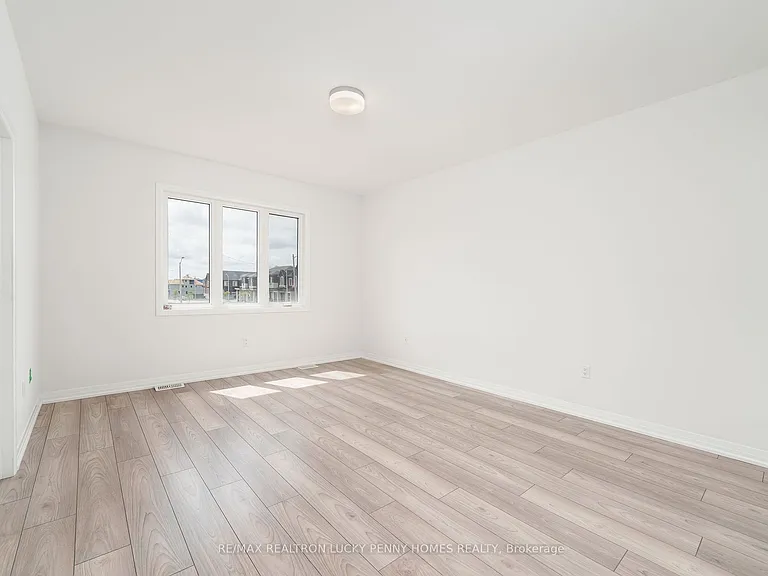 123 Schmeltzer Cres — Photo 14